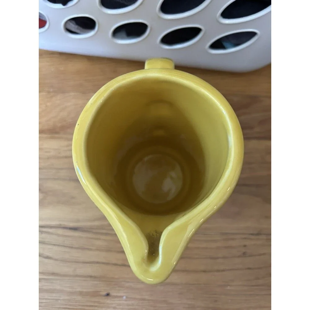 VTG CUTTY SARK Yellow Bar Ship Pitcher Scotch Whiskey Buckingham Scotland 6.75